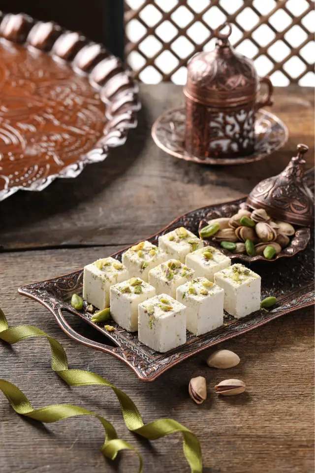 Antep Fıstıklı Çekme Helva 410G